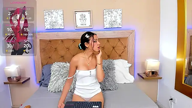 EmilyJonns online show from September 18, 2025, 11:35 am