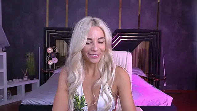 BellaRayyy online show from September 28, 2025, 6:20 am