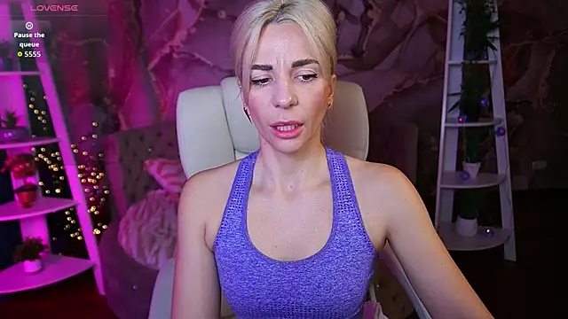 BellaRayyy online show from March 31, 2026, 5:53 am