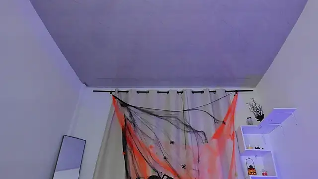 Snapshot of Selenafox_0 chatting on October 14, 2025, 2:01 am Selenafox 0 online show from October 14, 2025, 2:01 am