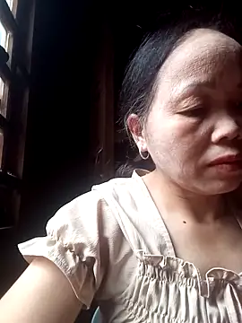 Snapshot of _YooY_ chatting on October 22, 2025, 2:44 am  YooY  online show from October 22, 2025, 2:44 am