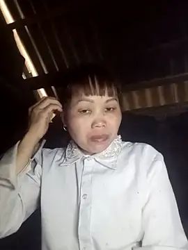 Snapshot of _YooY_ chatting on October 24, 2025, 6:23 am  YooY  online show from October 24, 2025, 6:23 am