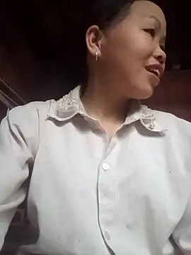 Snapshot of _YooY_ chatting on October 4, 2025, 9:55 am  YooY  online show from October 4, 2025, 9:55 am