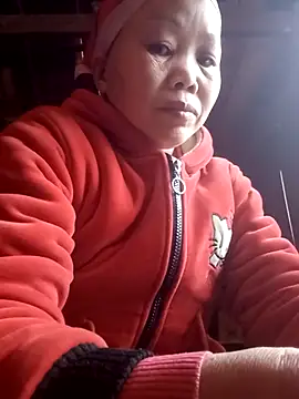  YooY  online show from November 30, 2025, 12:44 am