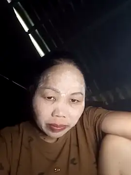 Snapshot of _YooY_ chatting on October 8, 2025, 7:21 am  YooY  online show from October 8, 2025, 7:21 am