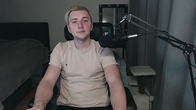 Elvin Vaenight online show from October 7, 2025, 10:33 pm