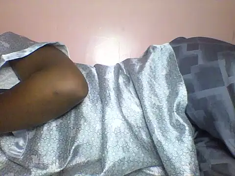 Moongodessy online show from December 16, 2025, 10:47 pm