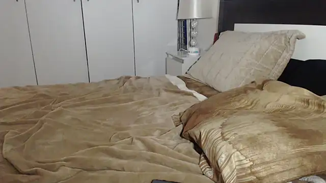 petite danielle online show from November 23, 2025, 12:09 am