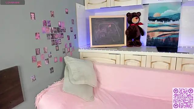 BattyBaker online show from September 25, 2025, 1:11 am