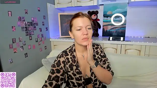 BattyBaker online show from September 29, 2025, 2:40 am