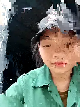 Snapshot of Ananine chatting on November 6, 2025, 7:56 am Ananine online show from November 6, 2025, 7:56 am