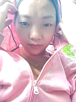 Snapshot of Ananine chatting on October 19, 2025, 8:39 am Ananine online show from October 19, 2025, 8:39 am