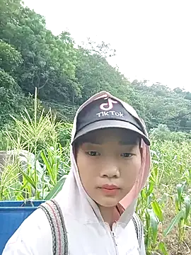 Snapshot of Ananine chatting on October 16, 2025, 6:54 am Ananine online show from October 16, 2025, 6:54 am