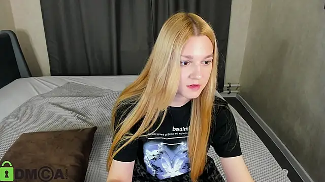 Snapshot of Sylvia_Ortiz chatting on October 19, 2025, 1:14 pm Sylvia Ortiz online show from October 19, 2025, 1:14 pm