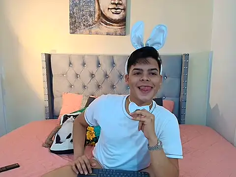 stewart mateo  online show from October 13, 2025, 2:02 am