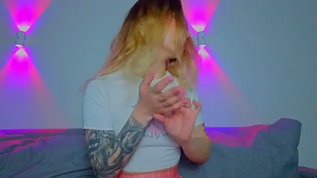 baobei03 online show from April 4, 2026, 4:52 am