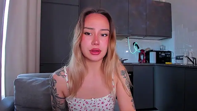 baobei03 online show from October 18, 2025, 10:39 am