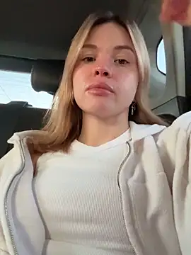 SMELLSEX online show from September 19, 2025, 4:11 pm