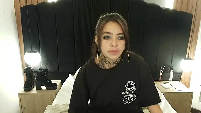 LiaMonroee  online show from March 15, 2026, 12:12 pm