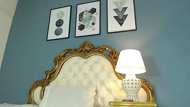 Snapshot of ElaMorris chatting on October 10, 2025, 11:44 am ElaMorris online show from October 10, 2025, 11:44 am