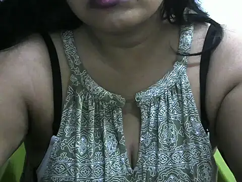 Snapshot of bosemalini chatting on September 29, 2025, 5:07 pm bosemalini online show from September 29, 2025, 5:07 pm