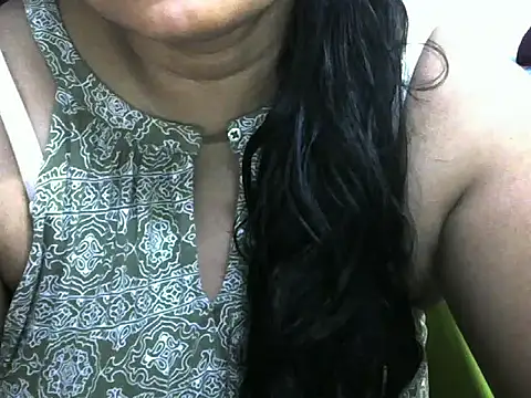 Snapshot of bosemalini chatting on October 5, 2025, 5:36 pm bosemalini online show from October 5, 2025, 5:36 pm