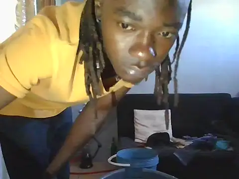 Snapshot of Nykho17 chatting on October 22, 2025, 8:14 am Nykho17 online show from October 22, 2025, 8:14 am