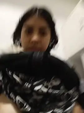 Snapshot of Syndel23 chatting on September 13, 2025, 9:48 pm Syndel23 online show from September 13, 2025, 9:48 pm