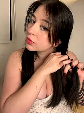 NicoleLeinn online show from September 21, 2025, 12:38 am