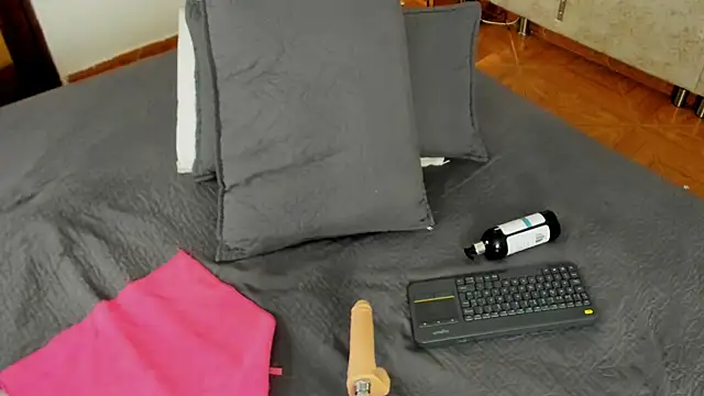 BellaBoobs  online show from April 16, 2026, 9:39 pm