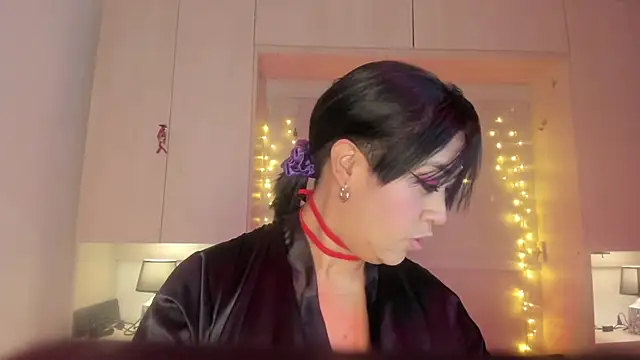 VickyRuiz  online show from April 8, 2026, 7:59 pm