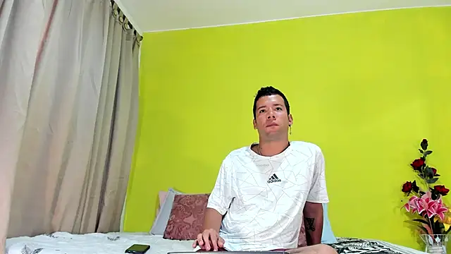 Celesteyorucso online show from September 13, 2025, 7:47 pm