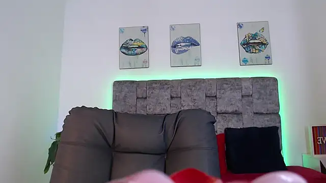 melodydoll online show from September 25, 2025, 2:23 pm