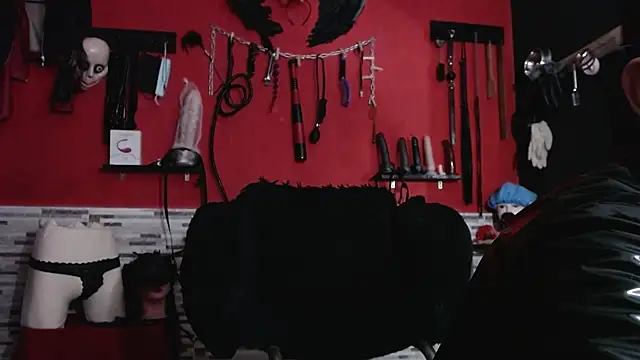 Snapshot of Miss_Mirandaa chatting on October 4, 2025, 1:29 am Miss Mirandaa online show from October 4, 2025, 1:29 am