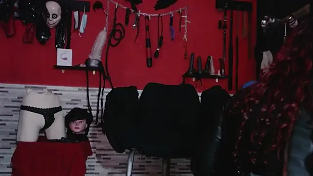 Snapshot of Miss_Mirandaa chatting on October 8, 2025, 4:36 am Miss Mirandaa online show from October 8, 2025, 4:36 am