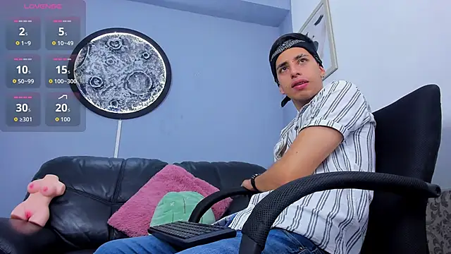 Snapshot of Alexander_gold chatting on September 15, 2025, 3:23 pm Alexander gold online show from September 15, 2025, 3:23 pm