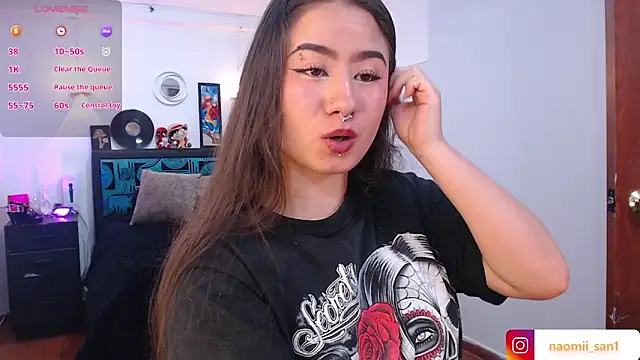 naomii san online show from September 8, 2025, 8:52 pm