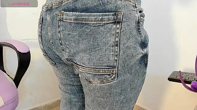 Snapshot of Gabrielaa_Miller_ chatting on September 17, 2025, 8:33 pm Gabrielaa Miller online show from September 17, 2025, 8:33 pm