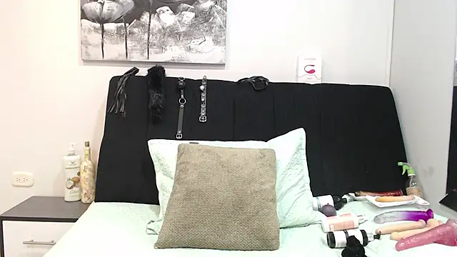 Snapshot of DonnaJoness chatting on September 13, 2025, 8:31 pm DonnaJoness online show from September 13, 2025, 8:31 pm