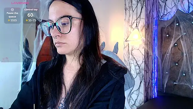 Snapshot of Zami_Escobar_of chatting on October 20, 2025, 6:41 pm Zami Escobar of online show from October 20, 2025, 6:41 pm