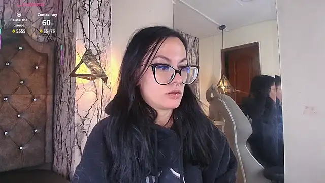 Zami Escobar of online show from November 23, 2025, 6:29 pm