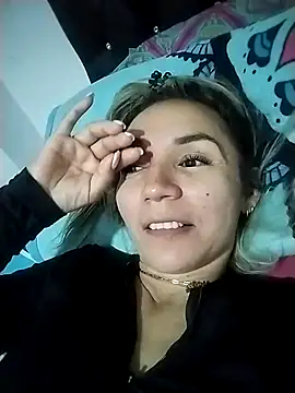 Snapshot of Ms_lunaRose chatting on October 5, 2025, 8:54 pm Ms lunaRose online show from October 5, 2025, 8:54 pm