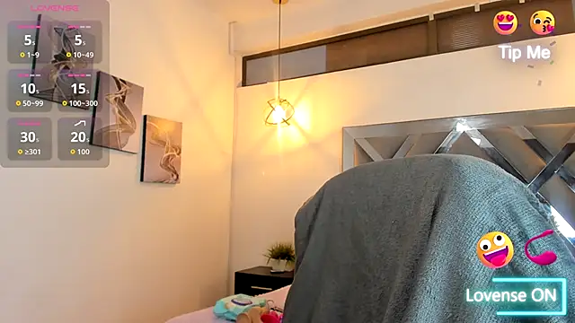 Snapshot of Candy_Hott7 chatting on October 7, 2025, 8:43 pm Candy Hott7 online show from October 7, 2025, 8:43 pm