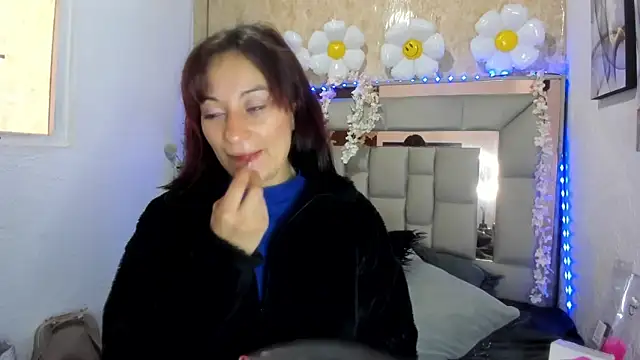 Snapshot of Candy_Hott7 chatting on October 10, 2025, 2:07 pm Candy Hott7 online show from October 10, 2025, 2:07 pm