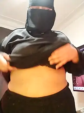 lilyan12 online show from April 9, 2026, 1:29 am