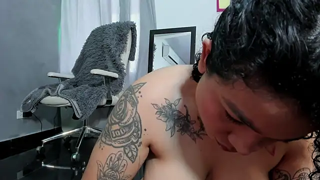 alexholyy online show from September 16, 2025, 1:12 pm