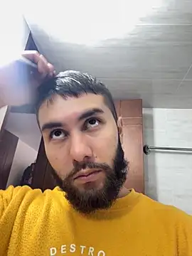 Snapshot of Diicaprio69 chatting on October 21, 2025, 7:46 pm Diicaprio69 online show from October 21, 2025, 7:46 pm