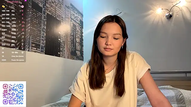 KiraVelvet online show from September 29, 2025, 10:11 am