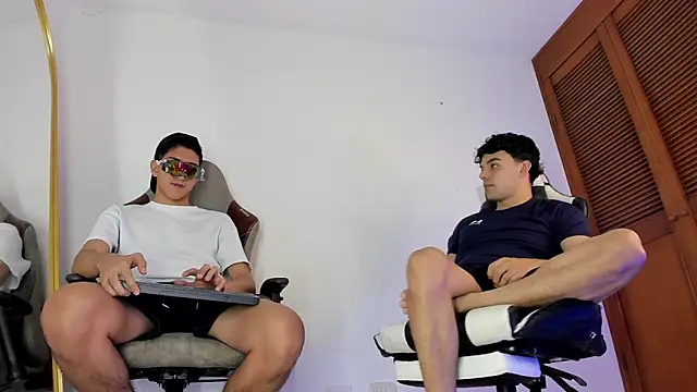 sotooliver3 online show from February 26, 2026, 10:10 pm