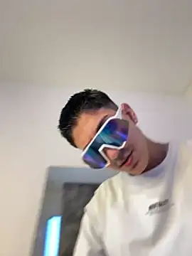 sotooliver3 online show from November 30, 2025, 10:10 pm